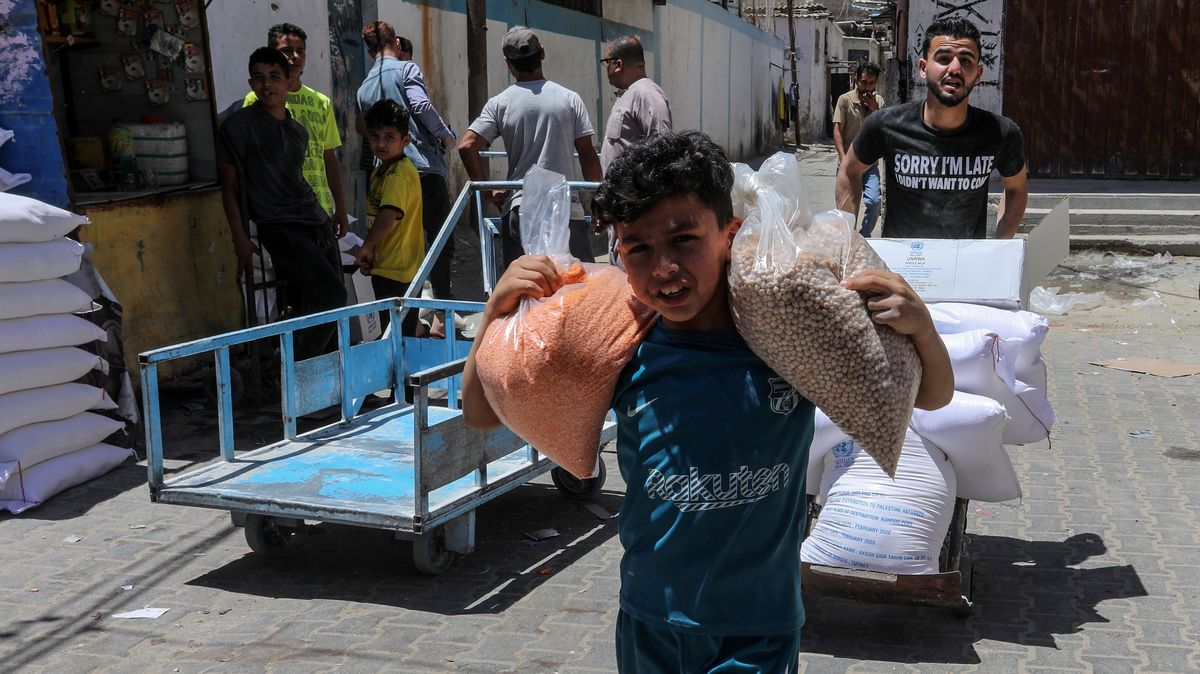 Izrael znovuotevře přechod do Gazy, na hranicích čekají kamiony s pomocí